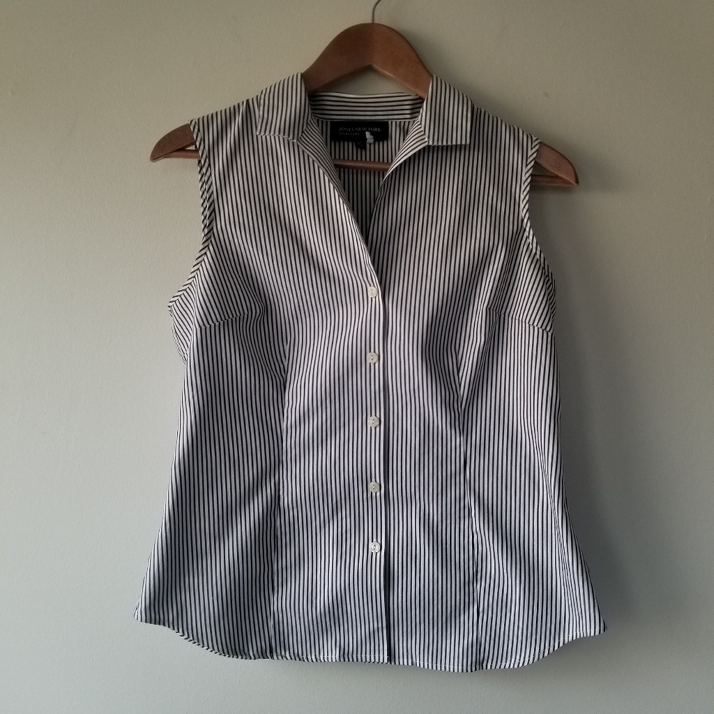 White and grey striped collared sleeveless- M